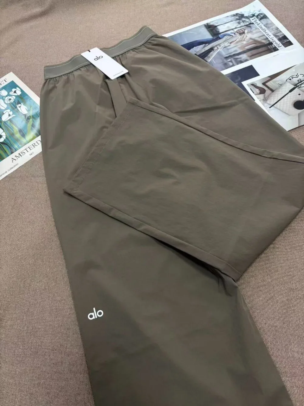 🥝NWT Alo Yoga Suit Up Trouser (Olive) Regular  30-inch Inner Seam Length 💫